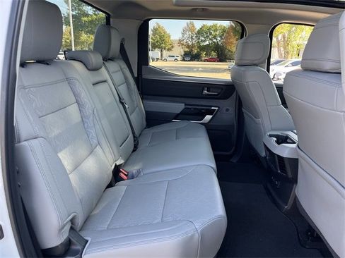 Used 2024 Toyota Tundra Limited image 31