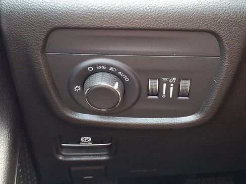 Certified 2025 Jeep Grand Cherokee L Laredo AWD/4WD image 30