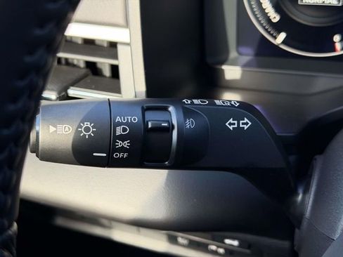 New 2025 Mitsubishi Outlander SE image 18