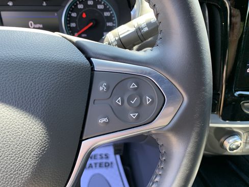 Used 2022 Chevrolet Traverse LT FWD image 18