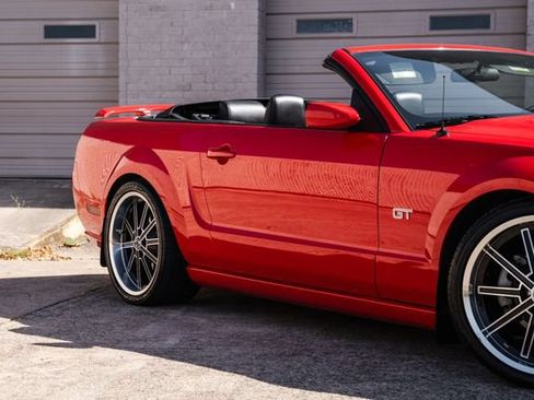 Used 2006 Ford Mustang GT Premium RWD image 39