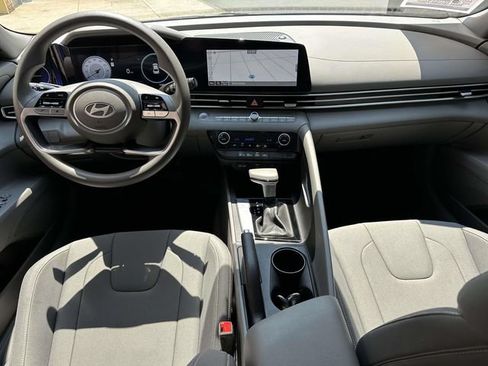 Used 2024 Hyundai Elantra SEL FWD image 16