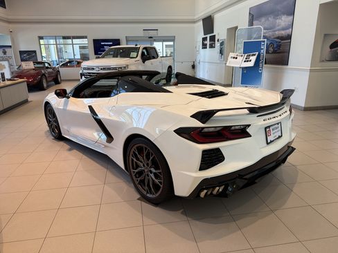 Used 2023 Chevrolet Corvette Stingray Premium Conv w/ Z51 Performance Package RWD image 7
