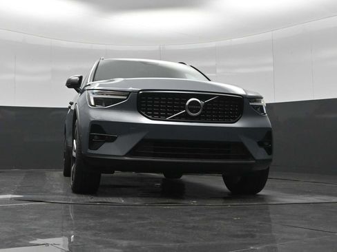 Used 2023 Volvo XC40 B5 Plus w/ Driver Assist Package AWD/4WD image 40