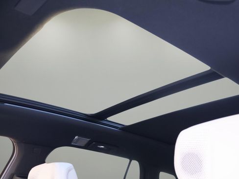 New 2026 Cadillac Vistiq Sport w/ LPO, Floor Liner Package image 32