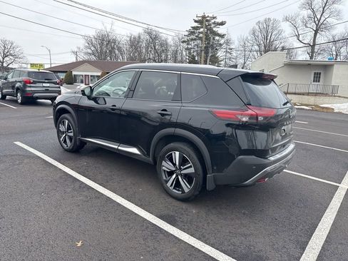 Used 2023 Nissan Rogue SL w/ SL Premium Package image 5
