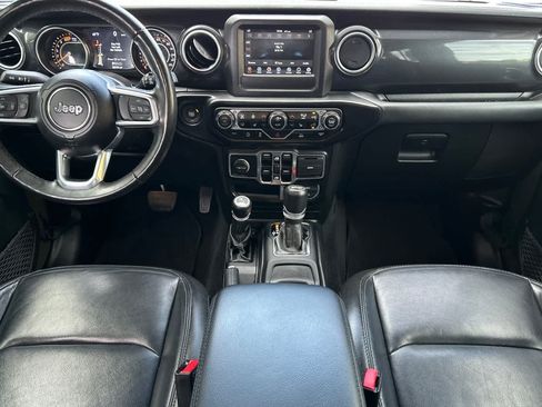 Used 2021 Jeep Wrangler Unlimited Sahara AWD/4WD image 3
