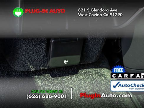 Used 2025 Land Rover Range Rover SV image 14