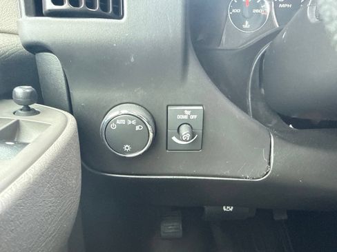 Used 2022 Chevrolet Express 2500 Extended RWD image 28