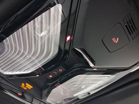 Used 2024 BMW X5 xDrive40i w/ M Sport Package image 16