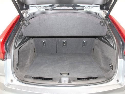 Used 2024 Cadillac XT4 Premium Luxury image 13