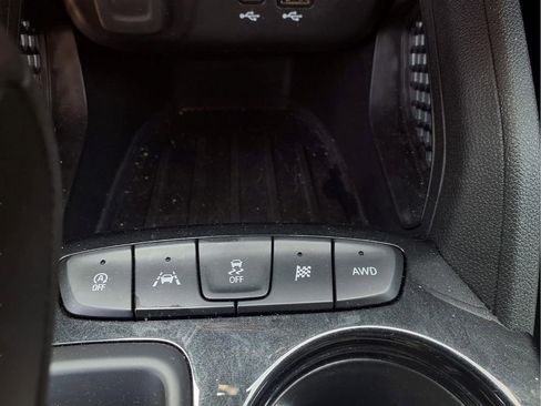 Used 2025 Chevrolet TrailBlazer LT AWD/4WD image 14