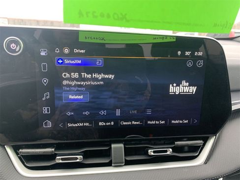 Used 2025 Chevrolet Equinox LT image 17