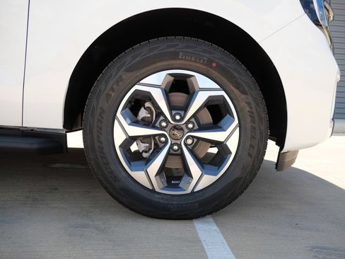 New 2027 Ford Expedition Active AWD/4WD image 8