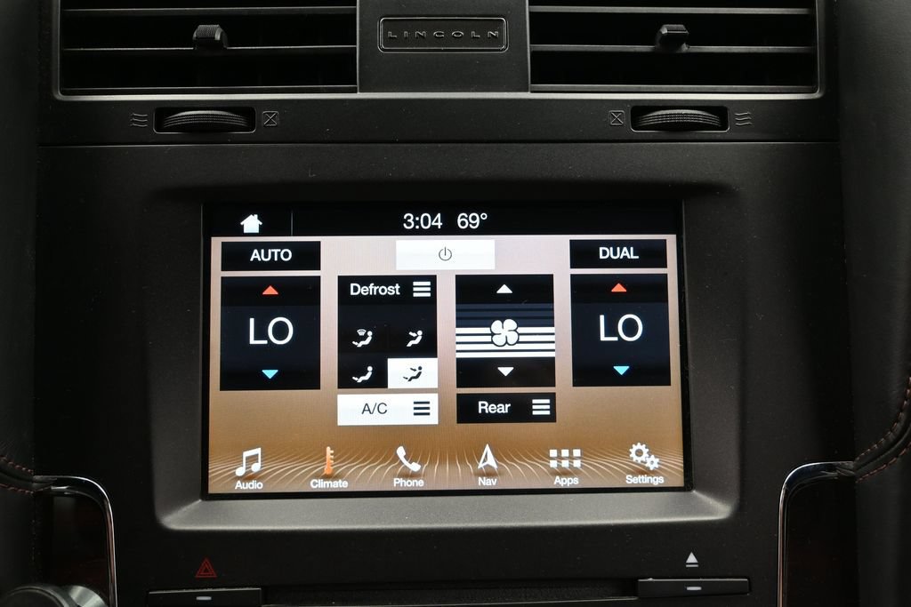 Used 2016 Lincoln Navigator Reserve AWD/4WD image 34