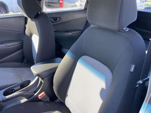 Used 2023 Hyundai Kona SE image 7