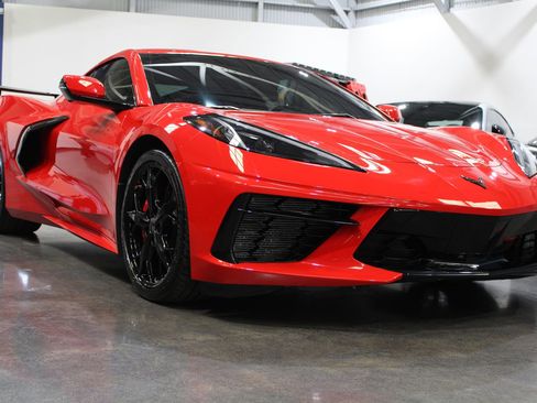 Used 2021 Chevrolet Corvette Stingray Coupe w/ 1LT RWD image 3