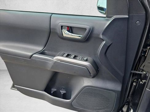 Used 2019 Toyota Tacoma TRD Sport AWD/4WD image 26