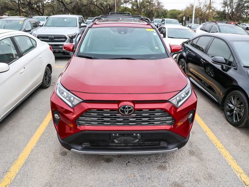 Used 2019 Toyota RAV4 Limited image 5