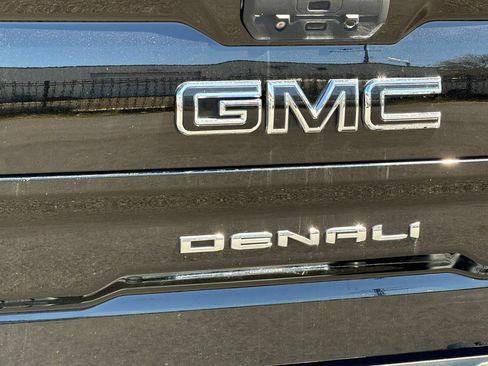 Used 2019 GMC Sierra 1500 Denali w/ Denali Ultimate Package AWD/4WD image 45