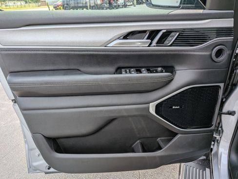 New 2026 Jeep Grand Wagoneer Limited AWD/4WD image 10