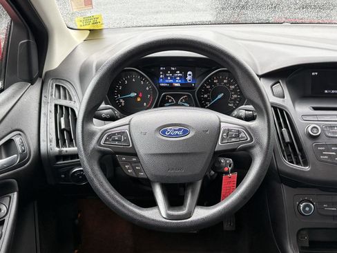 Used 2015 Ford Focus SE FWD image 6