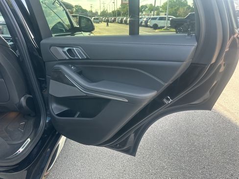 Used 2020 BMW X5 xDrive40i w/ M Sport Package AWD/4WD image 16