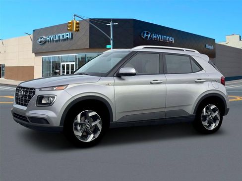 New 2026 Hyundai Venue SEL FWD image 2