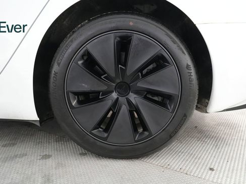 Used 2025 Tesla Model 3 Long Range image 9