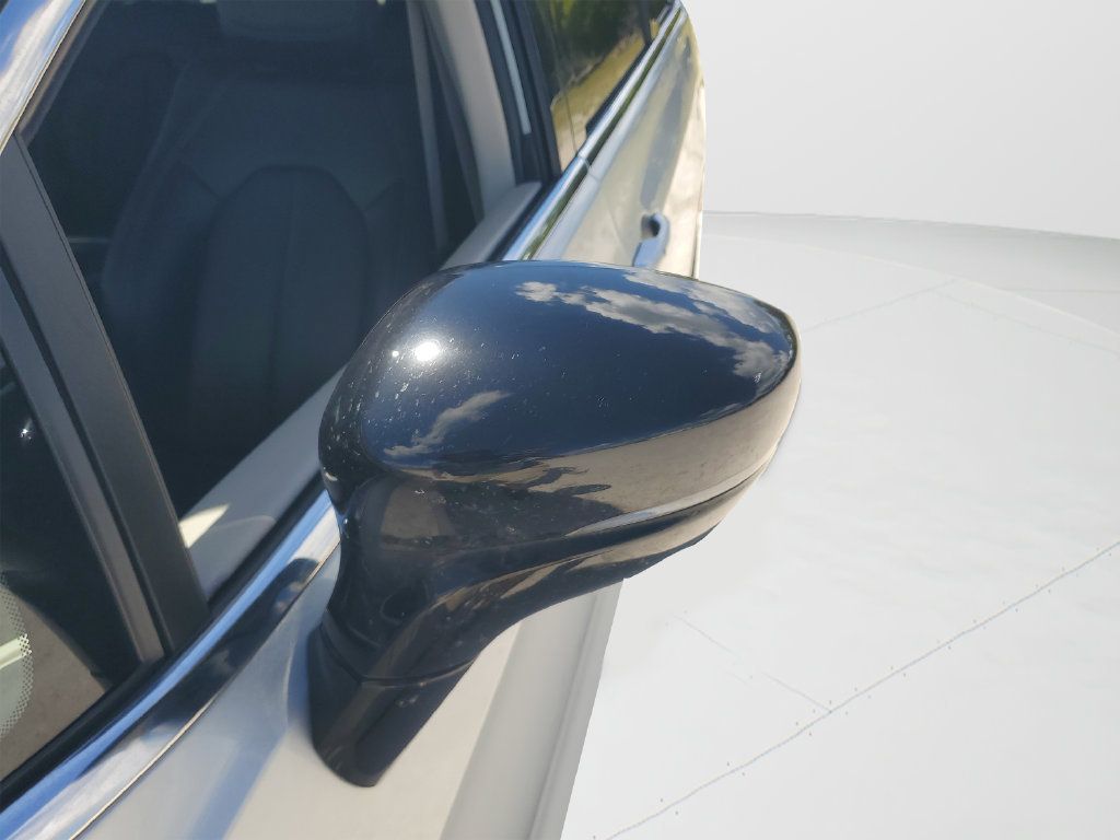 Used 2024 Chrysler Pacifica Touring-L FWD image 27
