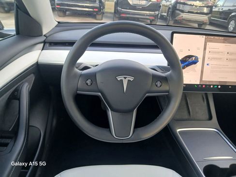 Used 2023 Tesla Model 3 Standard Range image 22
