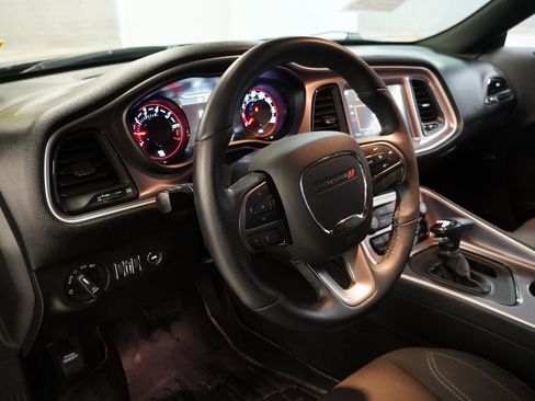 Used 2019 Dodge Challenger SXT w/ Driver Convenience Group image 8