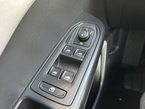 Certified 2024 Volkswagen Taos SE w/ Black Wheel Plus Package image 20