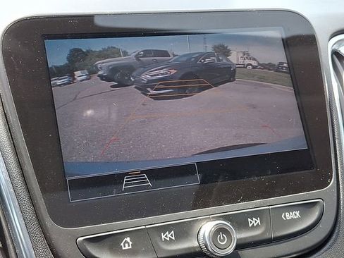 Used 2021 Chevrolet Malibu LT FWD image 15