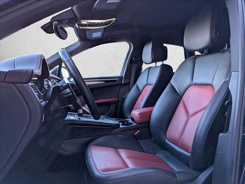 Used 2017 Porsche Macan image 5