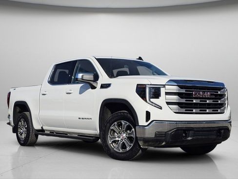 Used 2023 GMC Sierra 1500 SLE image 2