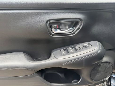 Used 2024 Honda HR-V LX image 16