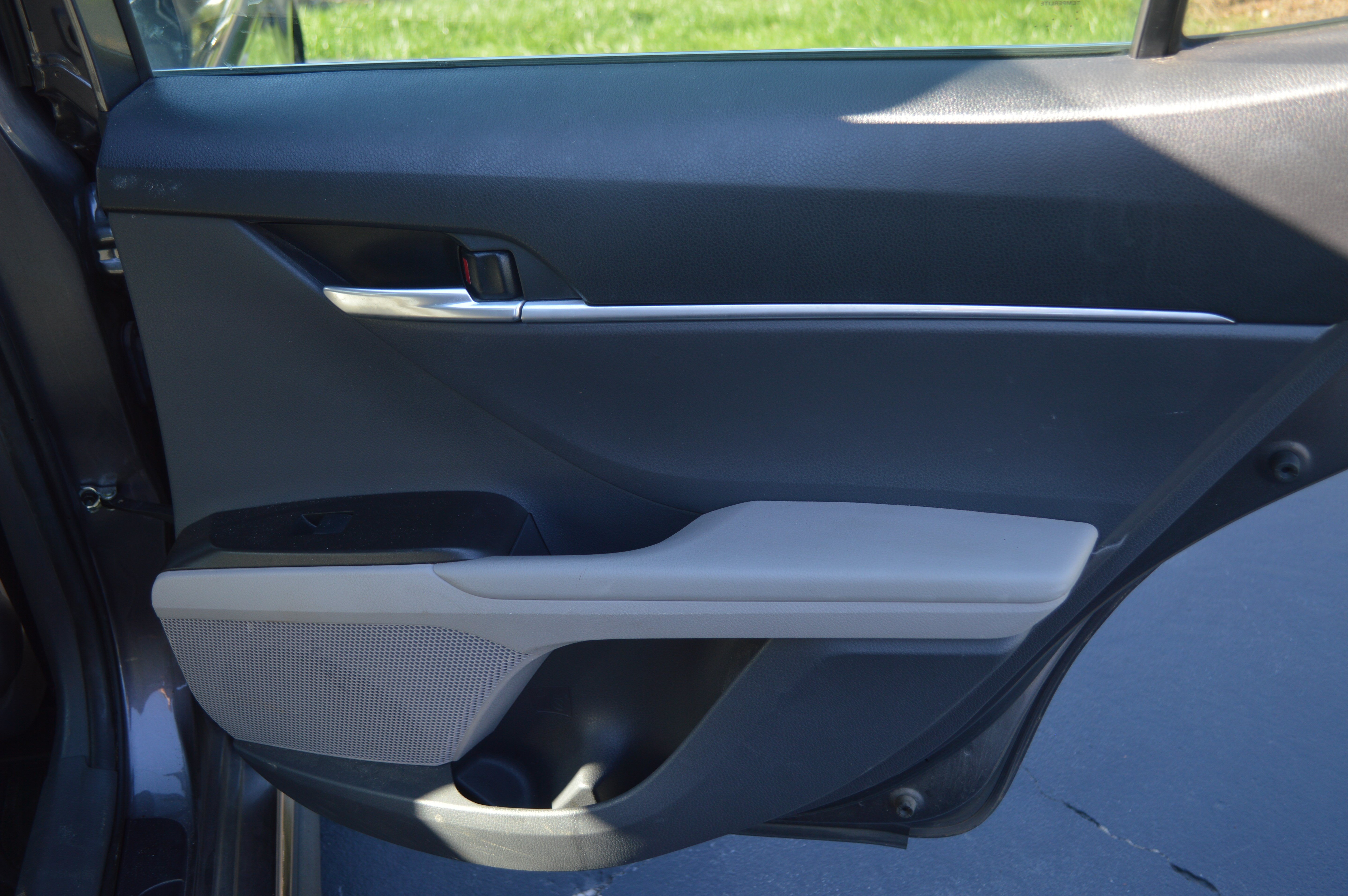 Used 2021 Toyota Camry SE w/ Convenience Package FWD image 29