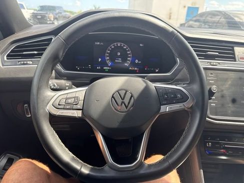 Used 2022 Volkswagen Tiguan SE AWD/4WD image 6