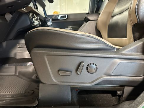 Used 2024 Ford Bronco Wildtrak AWD/4WD image 16