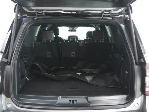 Used 2024 Ford Expedition Limited AWD/4WD image 16
