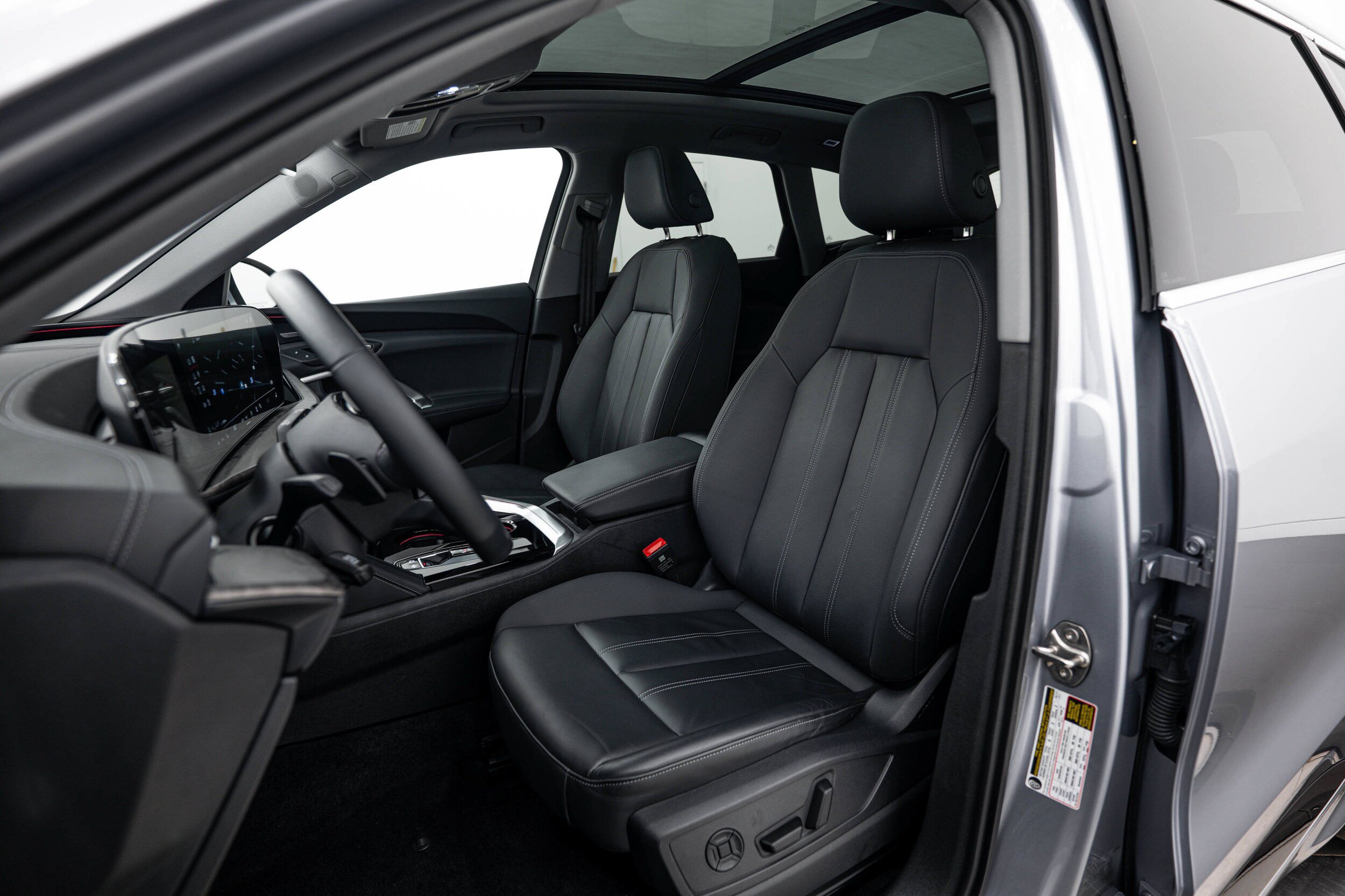 Used 2025 Audi Q5 Premium Plus AWD/4WD image 15