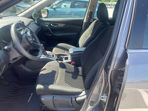 Used 2018 Nissan Rogue S FWD image 3