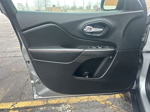 Used 2015 Jeep Cherokee Trailhawk w/ Leather Interior Group image 20