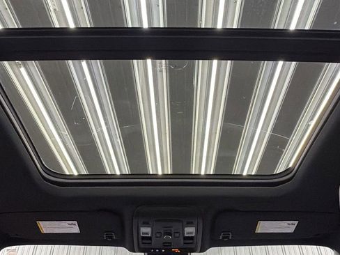 Used 2025 Chevrolet Tahoe Z71 w/ Comfort Package image 35