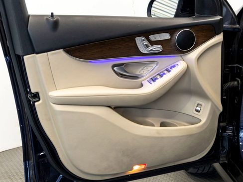 Used 2022 Mercedes-Benz GLC 300 4MATIC image 12