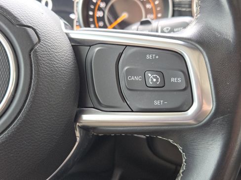Used 2018 Jeep Wrangler Unlimited Sahara AWD/4WD image 29