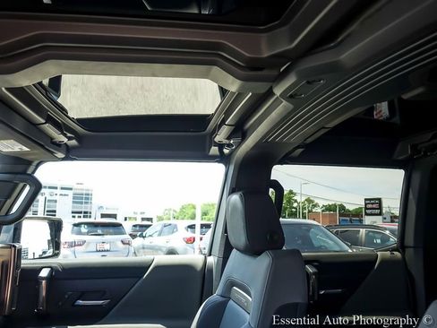 Used 2025 GMC Hummer EV 2X AWD/4WD image 13
