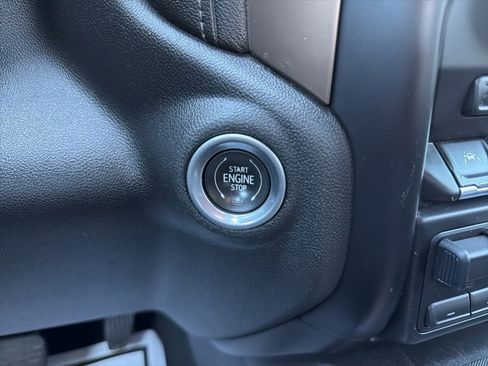 Used 2019 Chevrolet Silverado 1500 High Country w/ Technology Package image 25