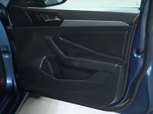Used 2019 Volkswagen Jetta SE w/ Cold Weather Package FWD image 33